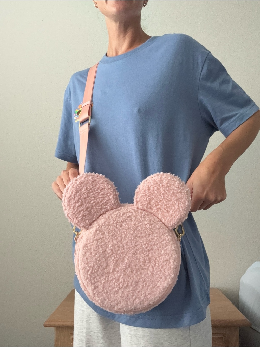 Stoney Clover Lane x Disney Sherpa crossbody bag - Picture 8 of 8
